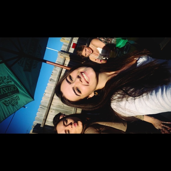 Profile Picture of Bailey Donahue (@baileydonahu381) on Poshmark