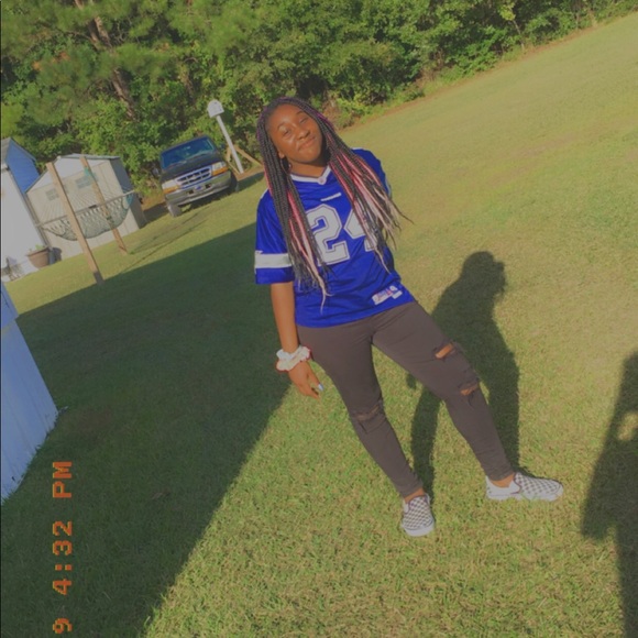 Profile Picture of Bianca Alston (@biancaalston) on Poshmark