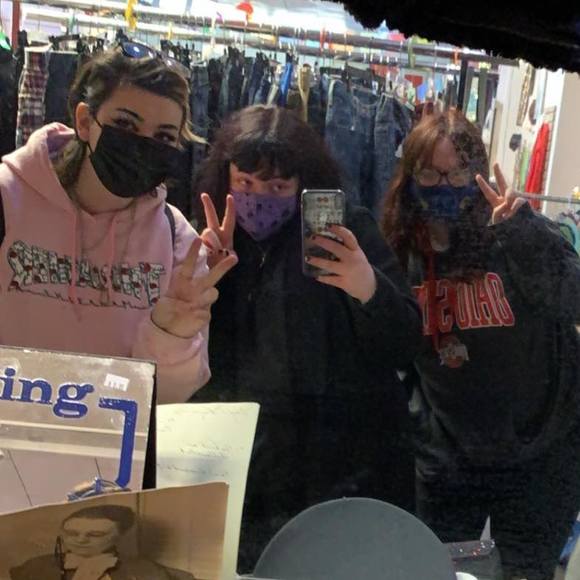 Profile Picture of Adriann Pelleteri (@adriannjayne) on Poshmark