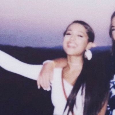 Profile Picture of 𝒞𝒽𝓁𝑜𝑒 (@colbysdyad) on Twitter