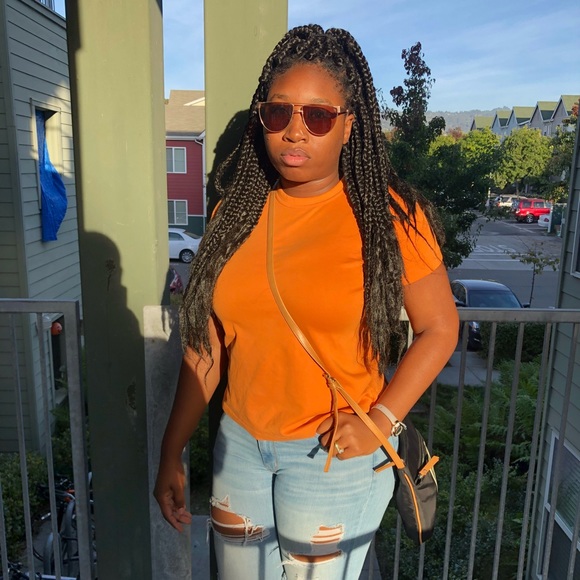 Profile Picture of Aubrey Vetrone (@aubreyvetrone) on Poshmark