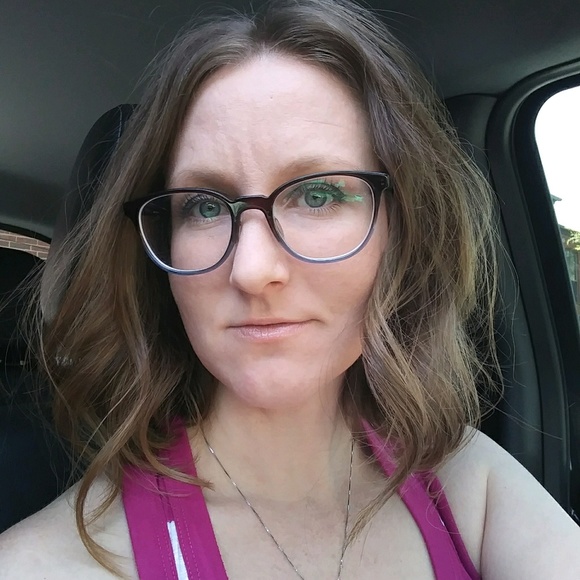 Heather Newland - Poshmark Profile Picture of Heather Newland (@h_newland) on Poshmark