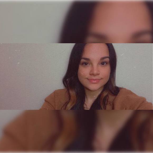 Profile Picture of Yazmin Colon (@yazmin47) on Poshmark