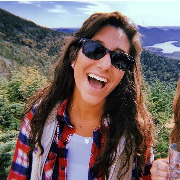 Profile Picture of Bettina Jermano (@bjermano945) on Poshmark