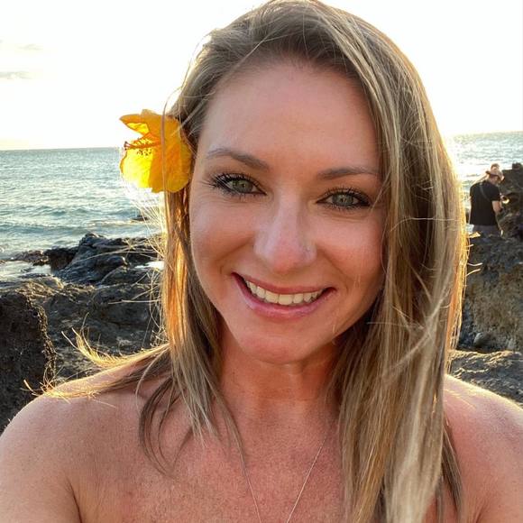 Profile Picture of Angela Daniels mauldin (@ammauldin) on Poshmark