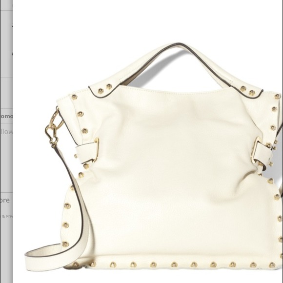 Profile Picture of Rona Zambrona (@rmmzambrona) on Poshmark