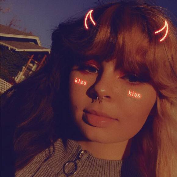 Profile Picture of Sumara George (@sumarageorge23) on Poshmark