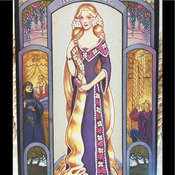 Profile Picture of Cari Regehr (@rapunzelcloset) on Poshmark