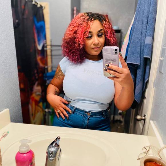 Profile Picture of Briana Chaney (@brianachaney658) on Poshmark