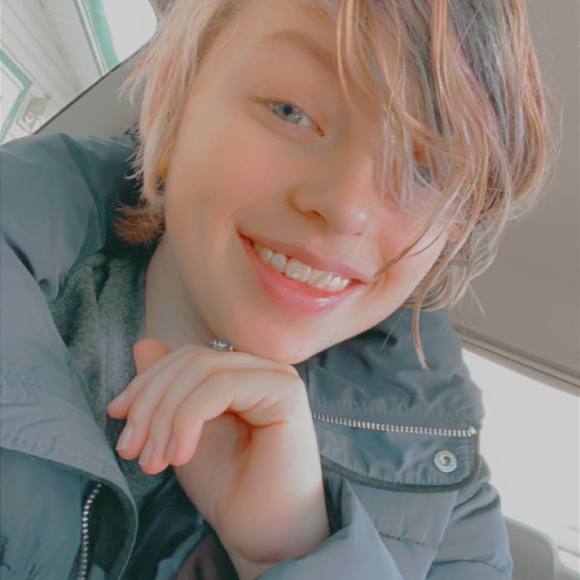 Profile Picture of Amber Steier (@ambersteier) on Poshmark