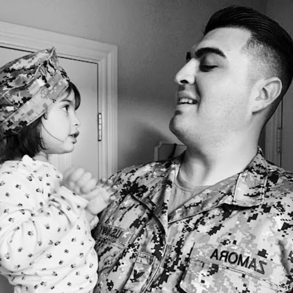 Profile Picture of Jonathan Zamora (@jonathanzamo182) on Poshmark