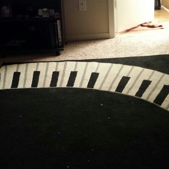 Profile Picture of Xavier Taylor (@xaviert2012) on Poshmark