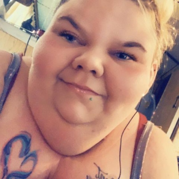 Brittney Dekalb - Poshmark Profile Picture of Brittney Dekalb (@brittney579) on Poshmark