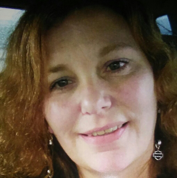 Profile Picture of Spring Collmar (@springcollmar72) on Poshmark
