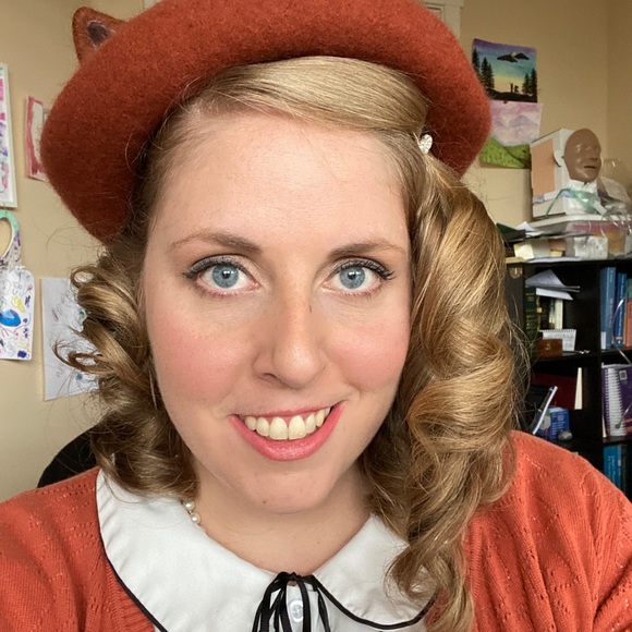 Profile Picture of Sarah Ayler (@sayler18) on Poshmark