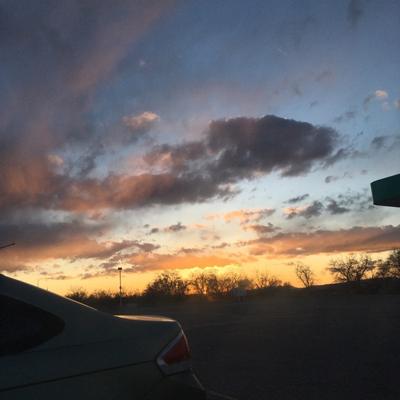 Profile Picture of Raylynn Fretheim (@raynbow16) on Poshmark