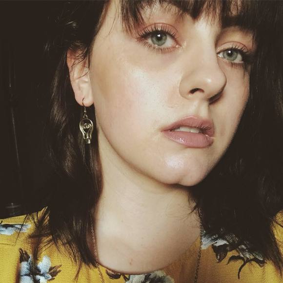 Angie Knapczyk - Poshmark Profile Picture of Angie Knapczyk (@turkeywater) on Poshmark