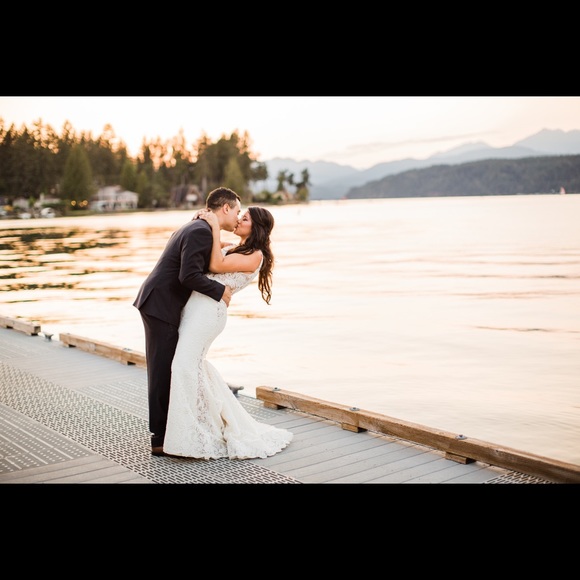 Profile Picture of Daniela Arce (@d_arce) on Poshmark