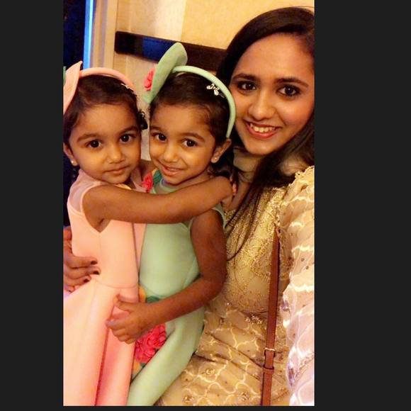 Profile Picture of Nafeesa Charania (@nafeesa90) on Poshmark