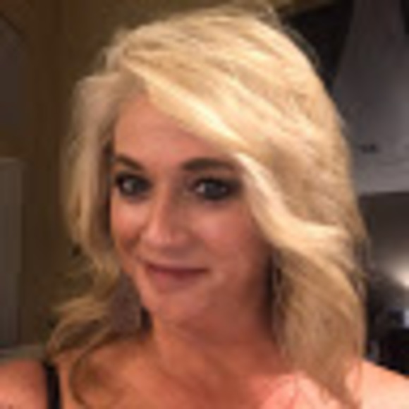 Profile Picture of Susan Chamberlain (@chamber75) on Poshmark