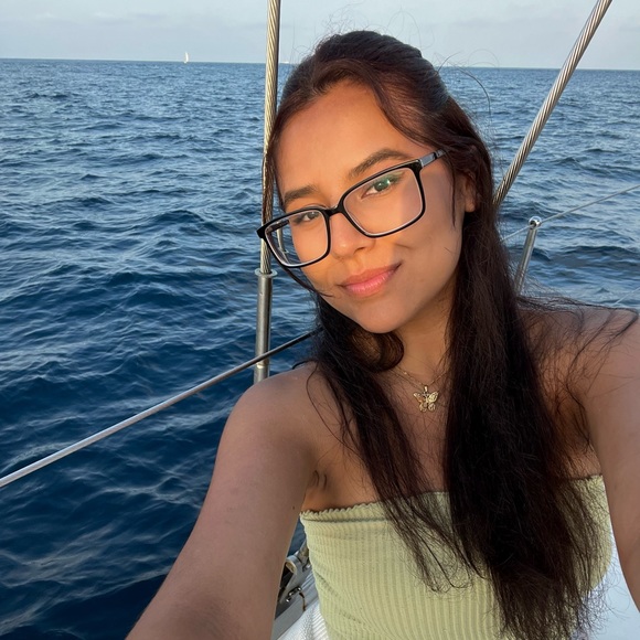 Profile Picture of Yasmin Ramirez (@yasmin_ramirez2) on Poshmark