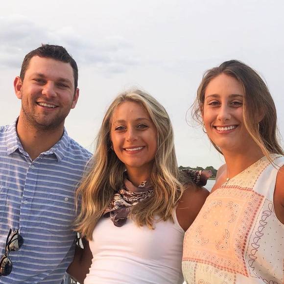 Profile Picture of Madeleine Pescovitz (@pescovitzm) on Poshmark