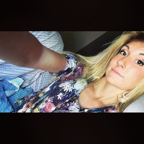Profile Picture of Kait Dominach (@kdominach) on Poshmark