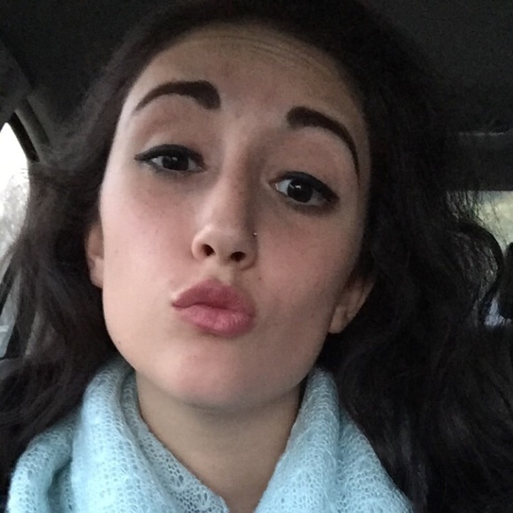 Profile Picture of Danielle Menchaca (@danni11797) on Poshmark