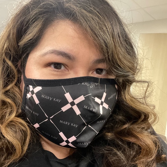 Profile Picture of Mariana Lucero-valencia (@maluva77) on Poshmark