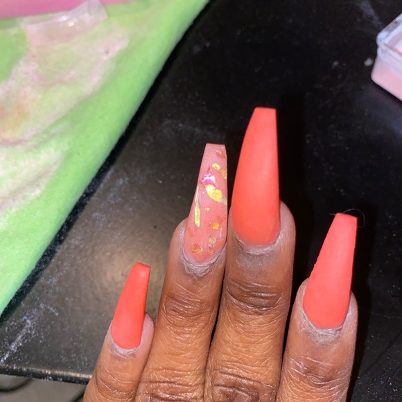 Profile Picture of Britney Sage (@bridann) on Poshmark