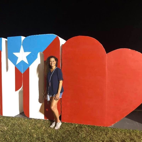 Profile Picture of Deborah Lynas (@deborahdietrich) on Poshmark