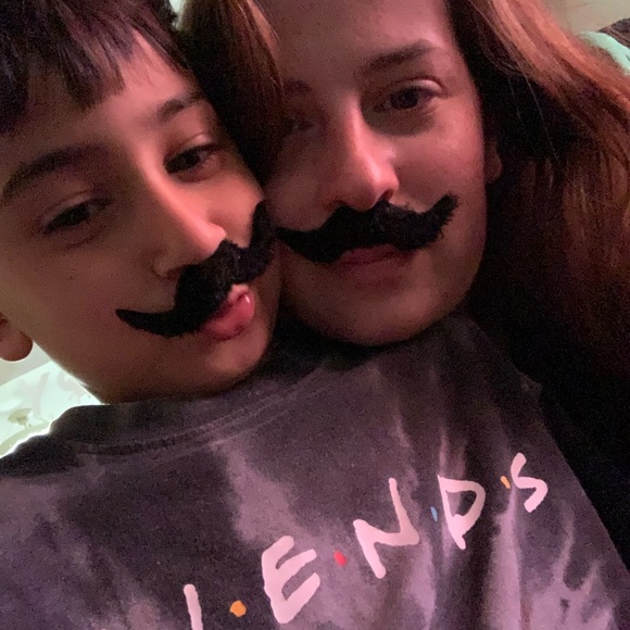 Profile Picture of Sara Standring (@sarastandring) on Poshmark