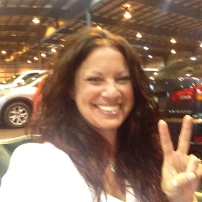 Profile Picture of Michele Hamill (@michele_hamill) on Twitter