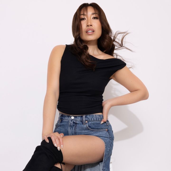 Profile Picture of   Grab a pillow now.... (@blogilates) on Tiktok