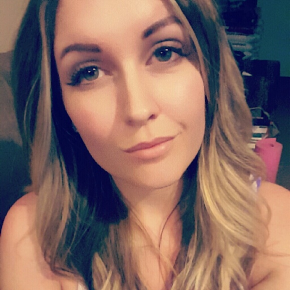 Profile Picture of Lena Watson (@lenaann89) on Poshmark