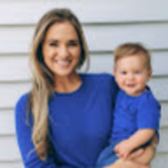Profile Picture of Mary anne Clive (@maryanneclive) on Poshmark