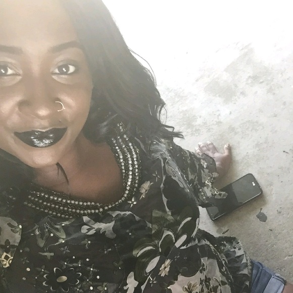 Profile Picture of Quinnetta Graham (@quinnettagr) on Poshmark