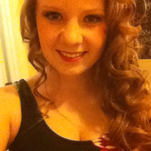 Profile Picture of Shannon Keating (@sk01993) on Poshmark