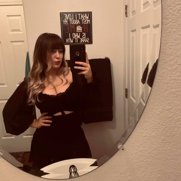 Profile Picture of Hayle Smith (@haylefrancis) on Poshmark