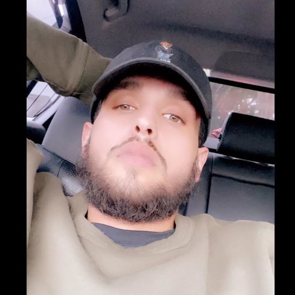 Profile Picture of Moe moe Zahrieh (@mo_hammed) on Poshmark