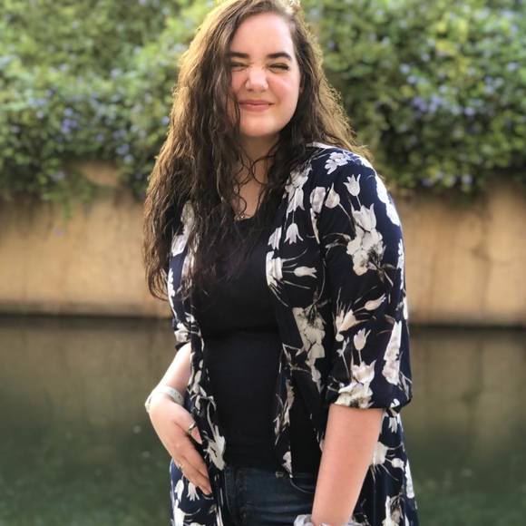 Profile Picture of Kezia H. bacerott (@kezia_jade) on Poshmark