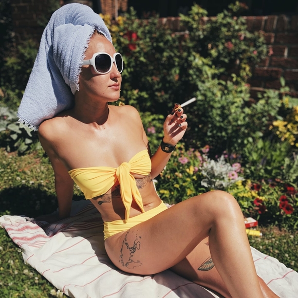 Profile Picture of Juliana Ainsworth (@juleslife) on Poshmark