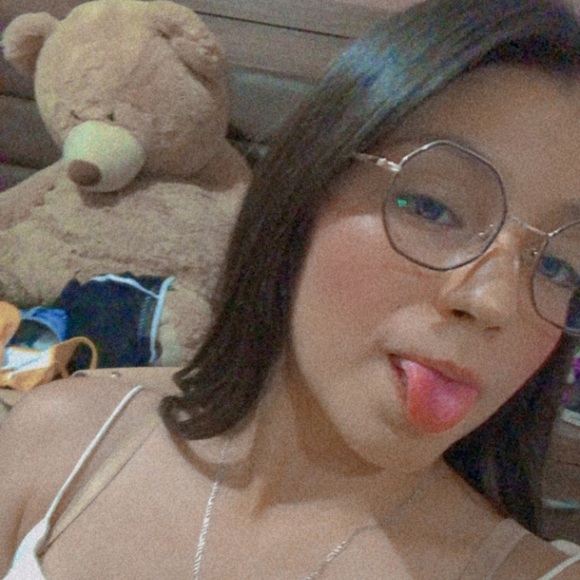 Profile Picture of Thelma G (@thelmag152) on Poshmark