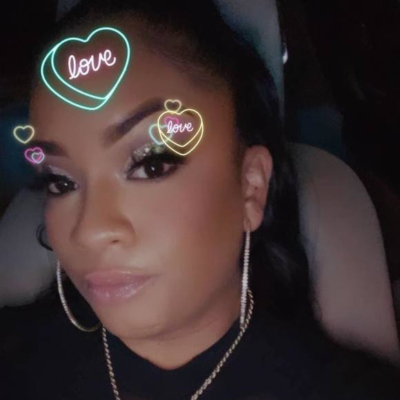 Profile Picture of Audrea Wimbush (@audieboo0) on Poshmark