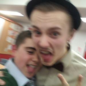 Profile Picture of Joshua Thursfield (@JoshuaandMegan) on Twitter