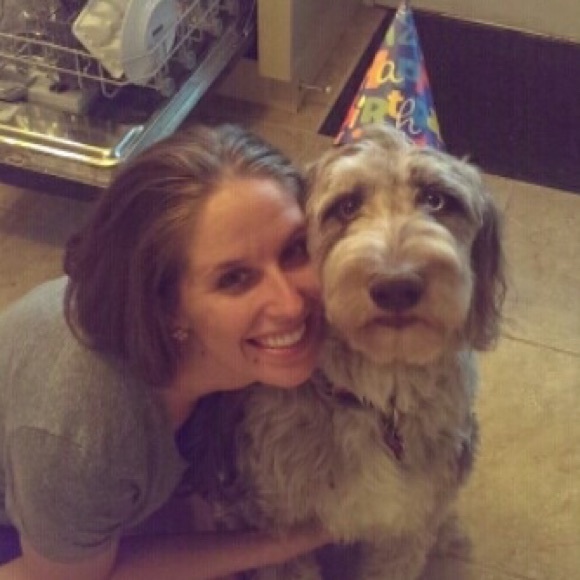 Profile Picture of Emily Manlove (@eml344) on Poshmark