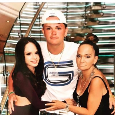 Profile Picture of Michele Fonseca ⚾ (@baseballmom3124) on Twitter