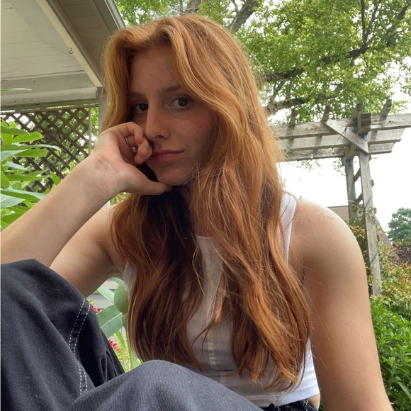 Profile Picture of Sarah Kerlin (@sarahkerlin228) on Poshmark