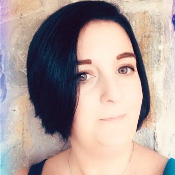 Profile Picture of Kim Zimmer (@kimzimmer) on Poshmark
