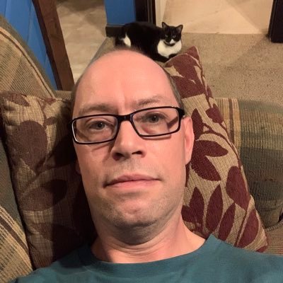 Profile Picture of Mike Akers (@actormikeakers) on Twitter